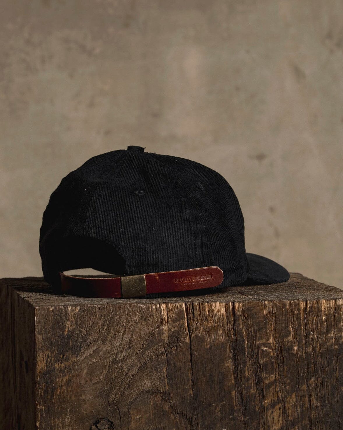 Horseshoe Appliqué Hat - Black Cord Bradley Mountain 